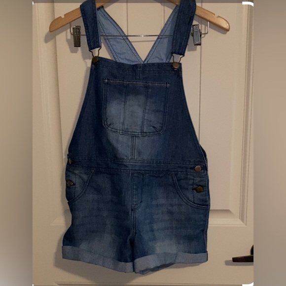 Girl’s Denim Overalls Shorts - Picture 1 of 6